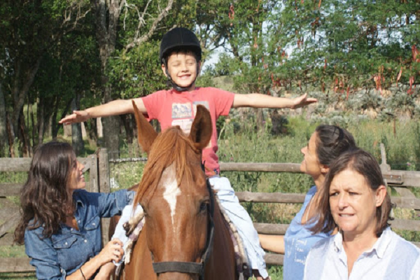 Beneficios de la equino terapia en niños